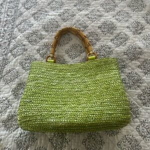 Green straw bag